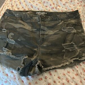 Camo shorts, size 20, high-rise cheeky.